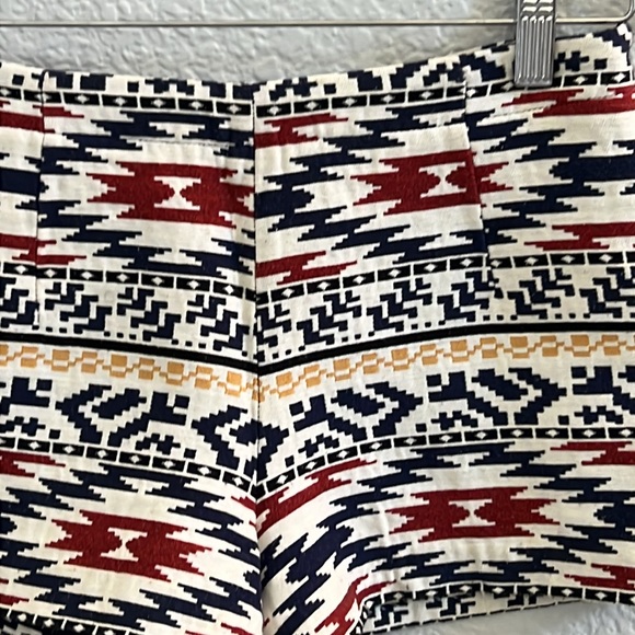 Zara Aztec Print Short - Picture 2 of 4
